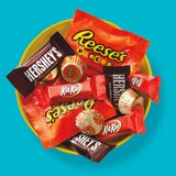 Hershey's, Kit Kat And Reese's Assorted Flavored Miniatures, Candy Party Pack, 33.38 oz, thumbnail image 4 of 8