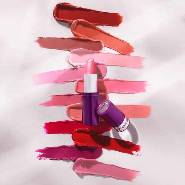 CoverGirl Simply Ageless Moisture Renew Core Lipstick