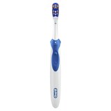 Oral-B 3D White Battery Powered Toothbrush, Color May Vary, thumbnail image 3 of 9